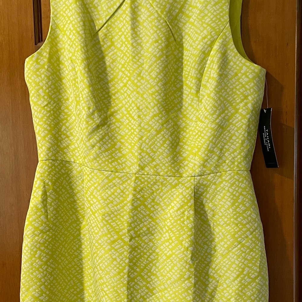 Tahari, Size 14.  Armpit to armpit is 20 inches.  Length is 39 inches.